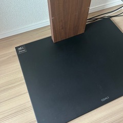 TOSHIBA製49型テレビとWALL社のテレビスタンド(Chromecast with Google TV付き))の画像
