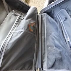 黒　スーツケースの画像