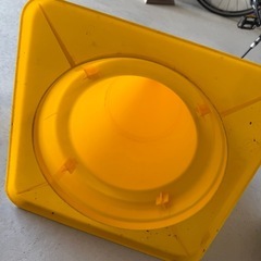 三角コーン カラーコーンの画像