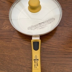 セラミックフライパン　
蓋付きの画像