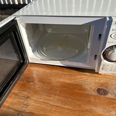 【動作良好】SHARP 電子レンジ RE-T1-W5｜700W／あたため・解凍機能付き｜伊勢崎市宮子町の画像