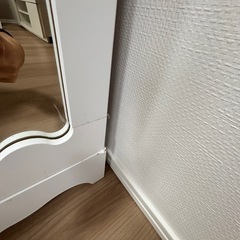 本棚・鏡の画像