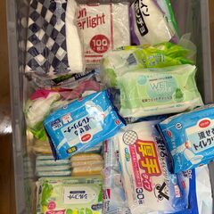 キッチン・掃除用消耗品と服(基本未開封)の画像