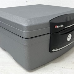 【中古品】Sentry 耐火 金庫 セントリーファイヤー 鍵2本付き H2100 耐水 保管庫の画像