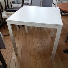 ★リユースのサカイつくば店★TK7108  ２人掛けダイニングセット ホワイト H75×D75×W75 クリーニング済みの画像