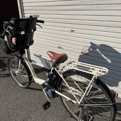 【返品保証付き】親子用電動アシスト自転車　返品保証付き　26インチ　パナソニック　 ギュット　2014年型　白　バッテリー13.2Ah（ロングモード33km以上）レンタサイクル店で使用していた自転車。メンテナンス済み。タイヤ、チューブ1年以内に交換、9分山。の画像