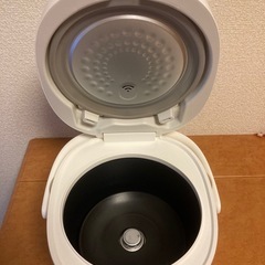 炊飯器　3合炊きの画像