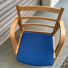 高さ変えられる子供用椅子の画像