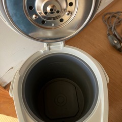 電気ポットの画像