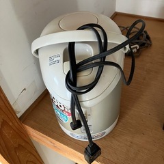 電気ポットの画像
