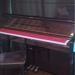 アップライトピアノの画像