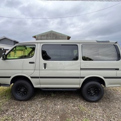 【希少】100系ハイエース 1KZディーゼル／角目×デザートカーキ／リフトアップ・キャンプ仕様／美車・陸送対応の画像