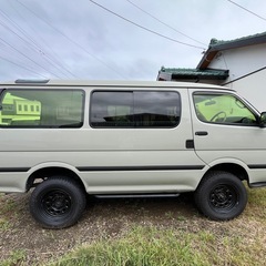 【希少】100系ハイエース 1KZディーゼル／角目×デザートカーキ／リフトアップ・キャンプ仕様／美車・陸送対応の画像