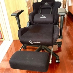 ゲーミングチェア　の画像