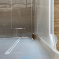 引き出し　衣装ケース　使用に差し支えない割れがあります。の画像