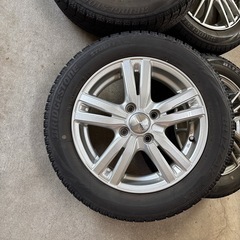 アルミホイール付きスタッドレスタイヤ4本
の画像