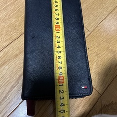 早い物勝ち！トミーフィルフィガー長財布の画像
