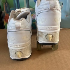 2-In-1 　ローラースケート⇄スニーカーの画像