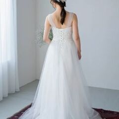 編み上げタイプウェディングドレスの画像