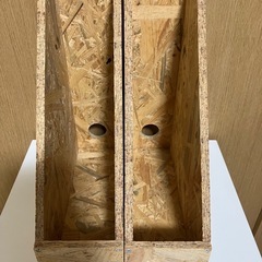 コルク柄 本棚　の画像