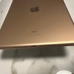 Apple iPad ゴールド 本体の画像