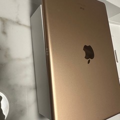 Apple iPad ゴールド 本体の画像
