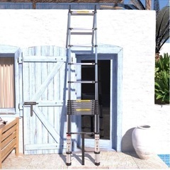 伸縮はしご ステンレス製 5ｍ 折り畳み伸縮梯子 持ち運びやすい軽量 多機能 耐荷重150 kg 自動ロック 安全ロック スライド式の画像