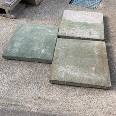 コメリ、コンクリート平板グリーン、ガーデニング、30cm厚み4cmの画像