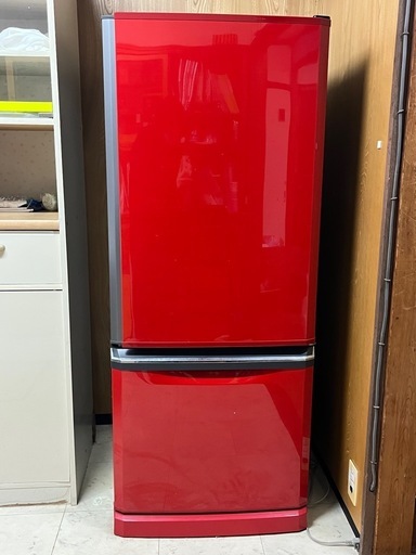 冷蔵庫　赤