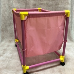 【Hello kitty】雑貨 キャスター付きランドリーボックス おもちゃ入れの画像