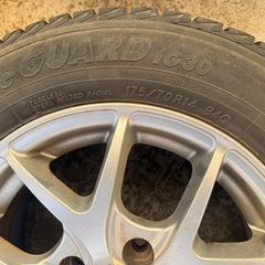 スタッドレス タイヤ　ice guard 175/70R14の画像