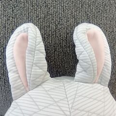 海外・日本製品のサルベージ品　接触冷感アニマルクッション　うさぎさんの画像