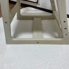 子供学習椅子　ニトリ　白の画像