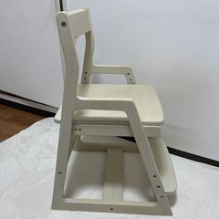 子供学習椅子　ニトリ　白の画像
