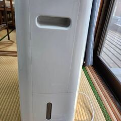 シャープ　空気清浄除湿機の画像
