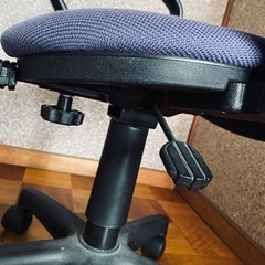 【無料】オフィスチェア青の画像