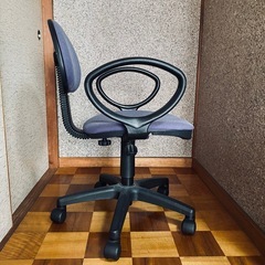 【無料】オフィスチェア青の画像