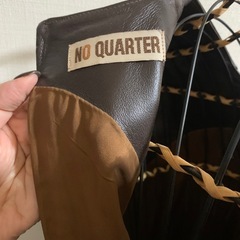 大人のレザーロングワンピースの画像