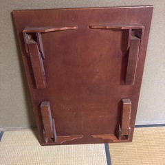 折りたたみテーブルの画像