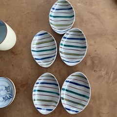 茶碗蒸しと漬物皿の画像