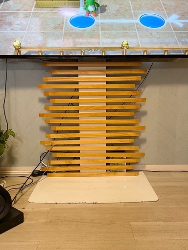 テレビスタンド　壁掛け風