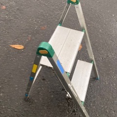 2段折りたたみステップ台の画像