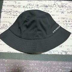 帽子　バケットハット　ロゴ入りの画像