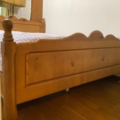 カントリー調ダブルベッド⭐︎マットレス付属可の画像