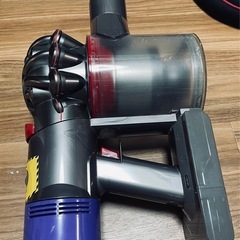 Dyson V8fluffy+ ダイソン 　の画像