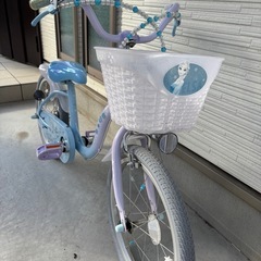 『アナと雪の女王』のイオンバイク限定モデルの画像