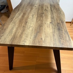 ダイニングテーブル、椅子の画像