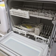 J1714【リユースのサカイ柏店】Panasonic　パナソニック　食器洗い乾燥機　NP-TH4-W　2022年製　クリーニング済み　参考価格82,170円の画像