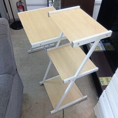 棚付きデスク　引き出しも付いてます。の画像