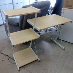 棚付きデスク　引き出しも付いてます。の画像